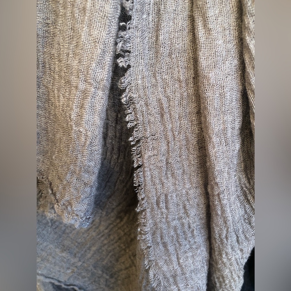 Soft taupe wrap/scarf - Picture 3 of 6